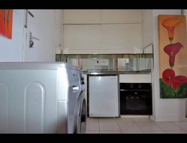 0 BEDROOM APARTMENT FOR SALE IN ORANJEZICHT